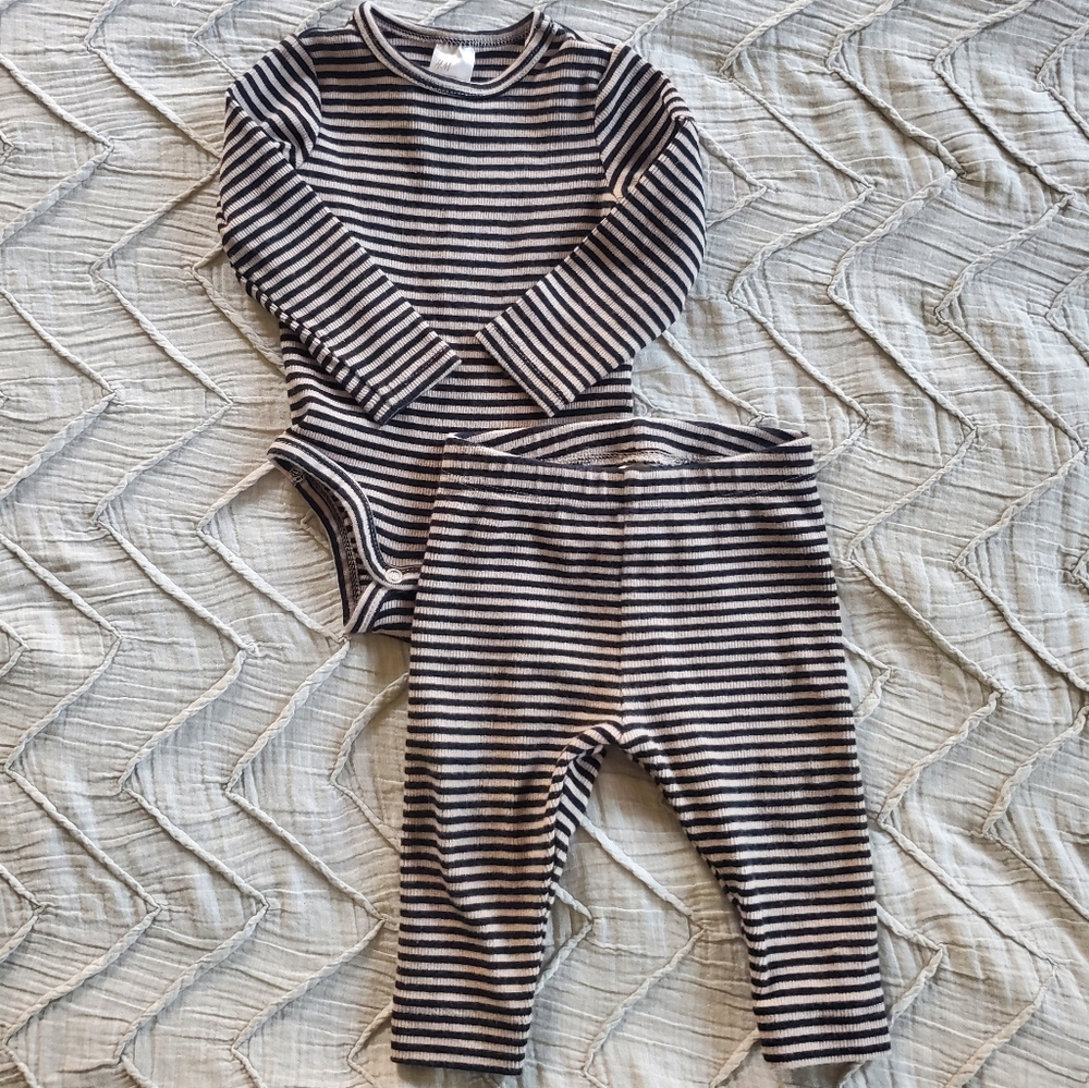 H&M Onesie and Legging Set 4-6 month